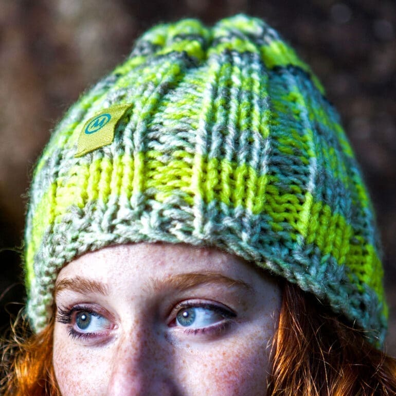 Bonnet en pure laine fait à la main MOM Monvic