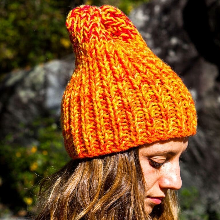 Bonnet en pure laine fait à la main MOM Monvic