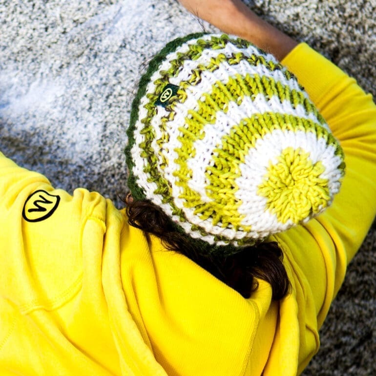 Bonnet en pure laine fait à la main MOM Monvic