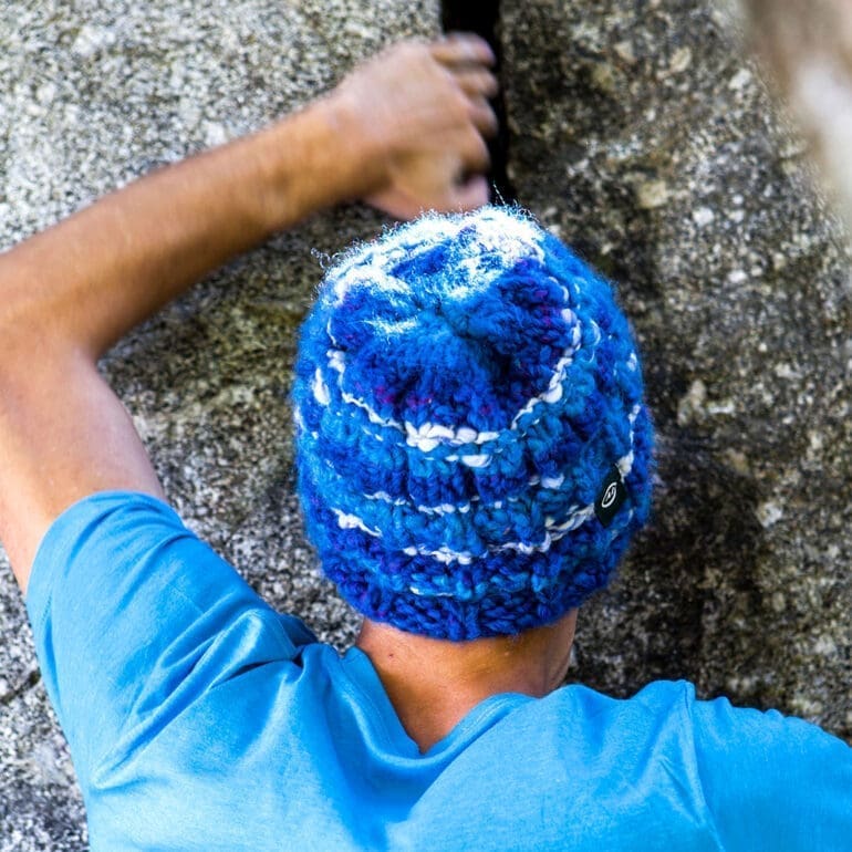 Bonnet en pure laine fait à la main MOM Monvic