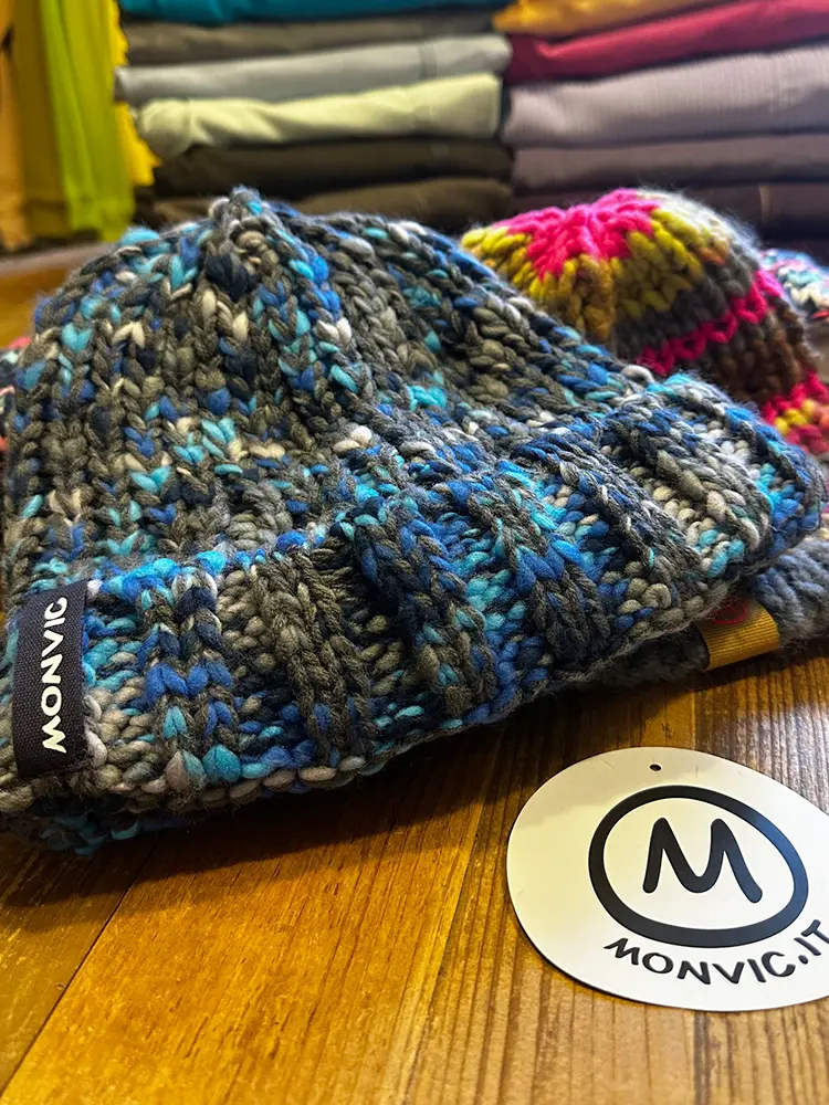 Handmade wool hat Monvic