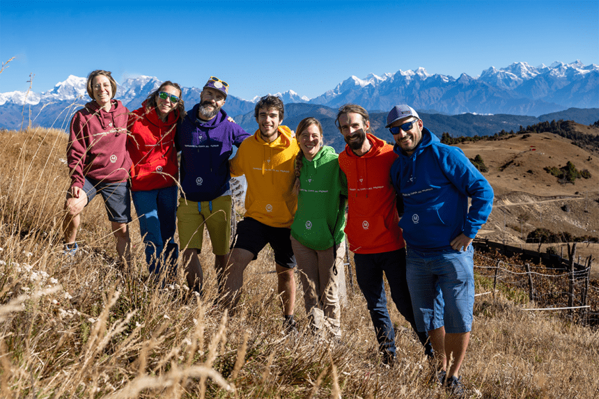 Erika Siffredi e i volontari di Sdraiato in Cima al Mondo: una scuola per il Nepal